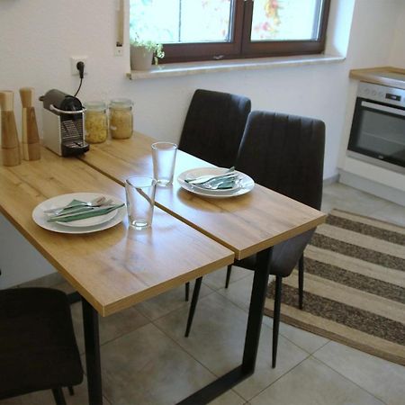 Studio-Apartment Mit Garten, Parkplatz & Kueche Offenburg Luaran gambar